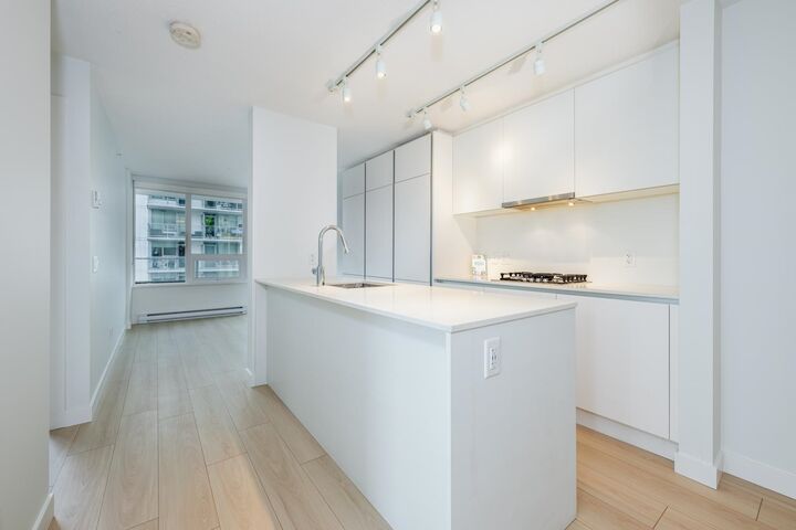 Property Photo:  988 Quayside Drive 1005  BC V3M 0L5 