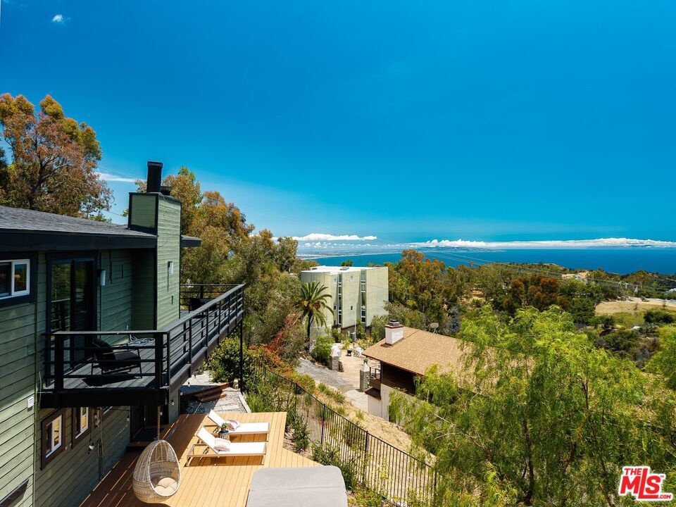 Property Photo: 21625 Saddle Peak Rd CA 90290