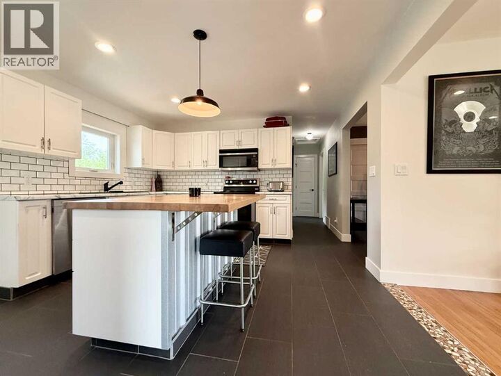 Property Photo:  5144 53 Street  AB T0B 2H0 