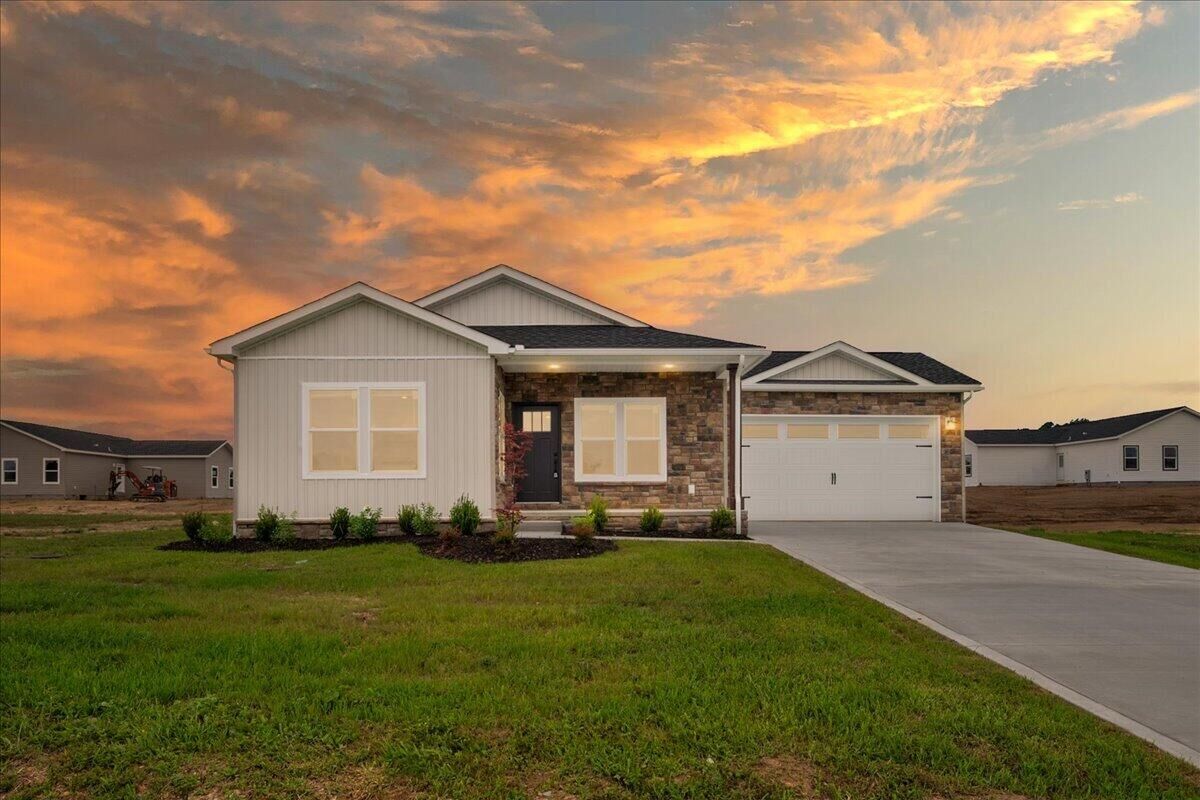 Property Photo:  807 Sam Black Road  KY 40741 
