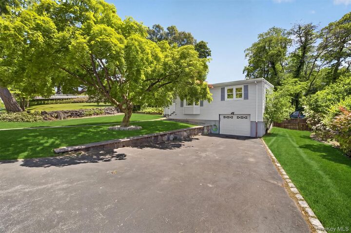 Property Photo:  197 Seward Street  NY 10511 