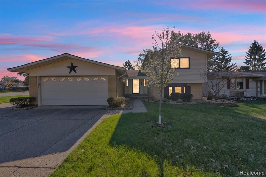 Property Photo:  9498 Bassett Street  MI 48150 3311 