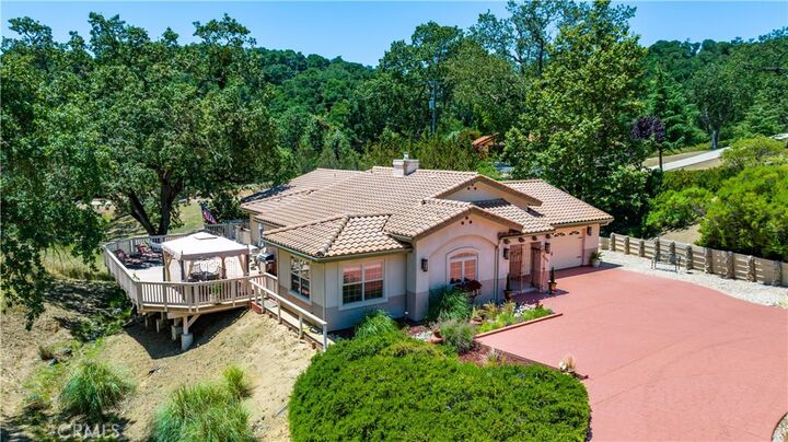 Property Photo:  9905 Corriente  CA 93422 