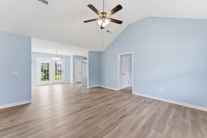 Property Photo:  204 Cottonwood Dr  TN 37160 