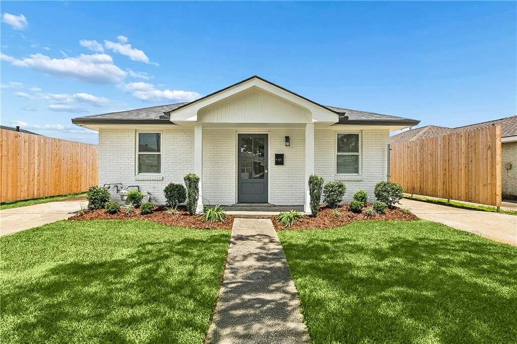 Property Photo: 433 Greenmount Drive B LA 70005