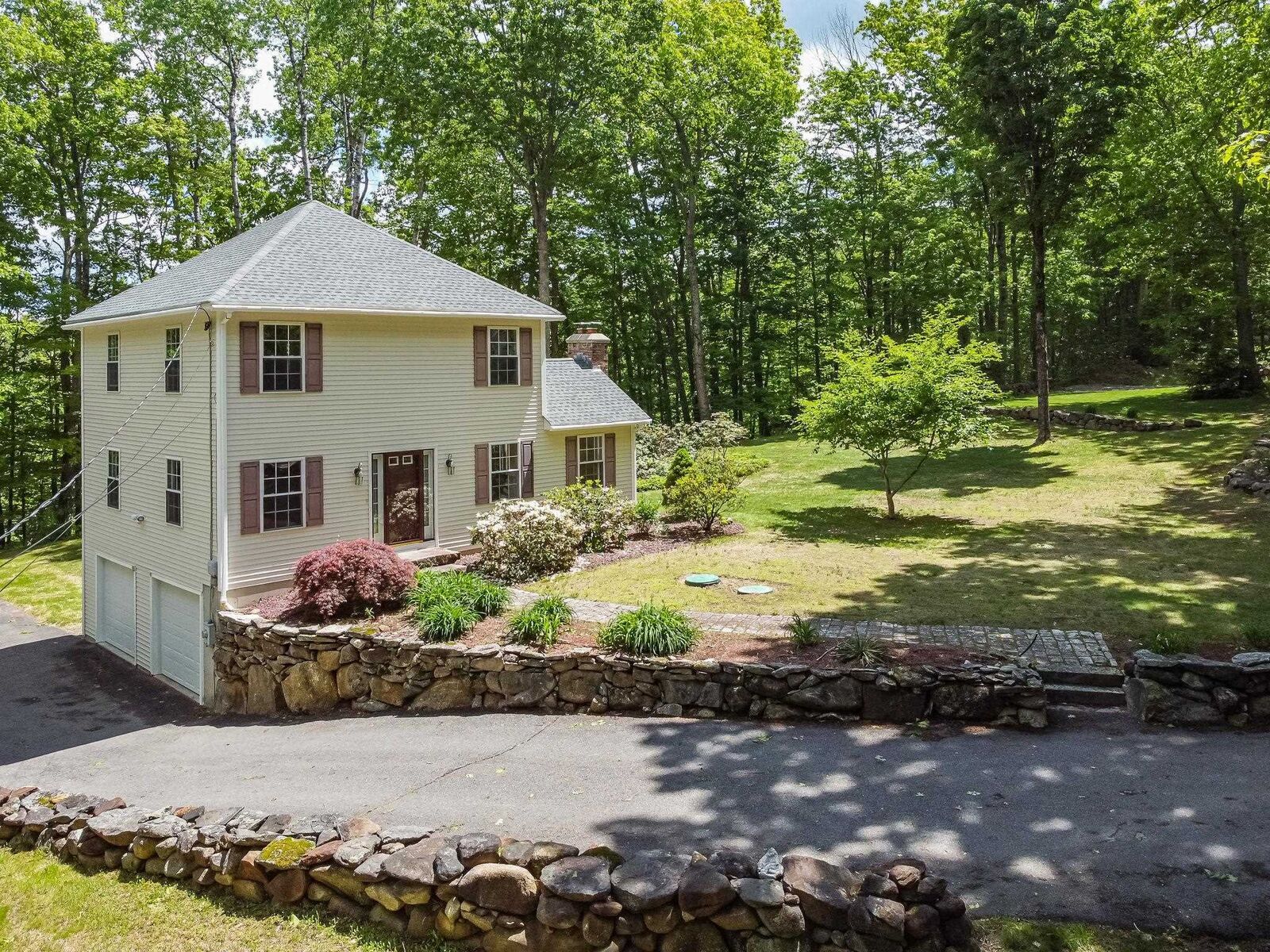 Property Photo:  231 Woodward Hill Road  NH 03043 