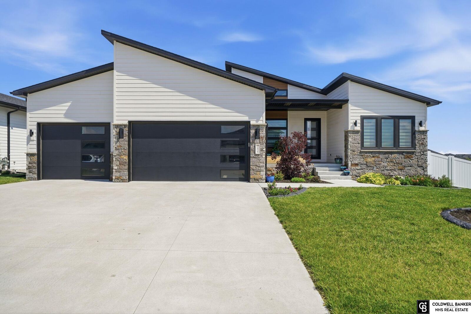 Property Photo:  7434 Anselm Lane  NE 68516 