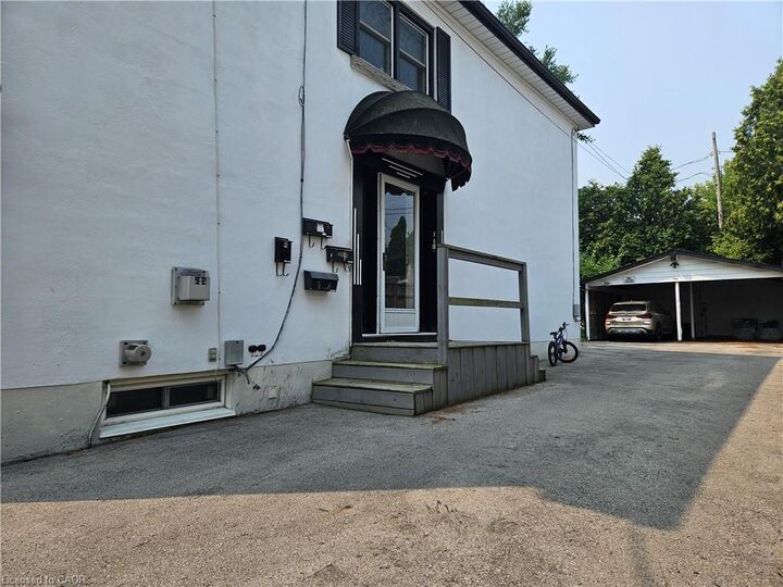 Property Photo:  9 Don Street Upper  ON L9H 4N8 