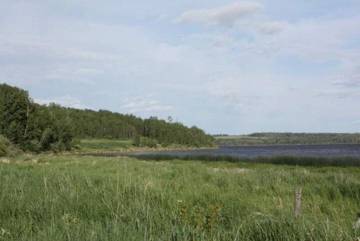 Property Photo:  2 Islandview Road  AB T0A 2C1 