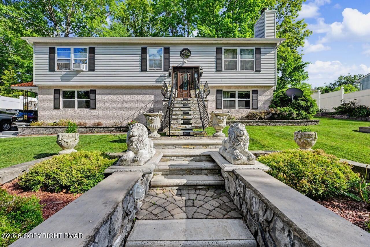 Property Photo:  515 Crocus Drive  PA 18301 