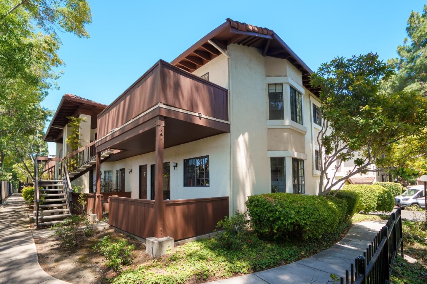 Property Photo:  466 Costa Mesa Terrace D  CA 94085 