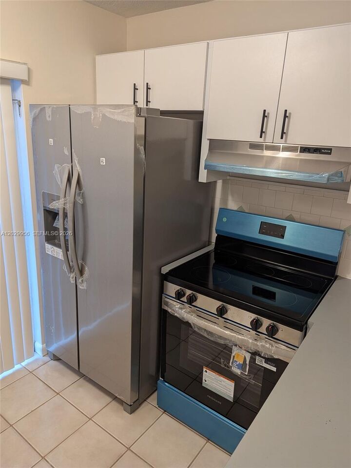 Property Photo: 7981 SW 152nd Ave 1703 FL 33193