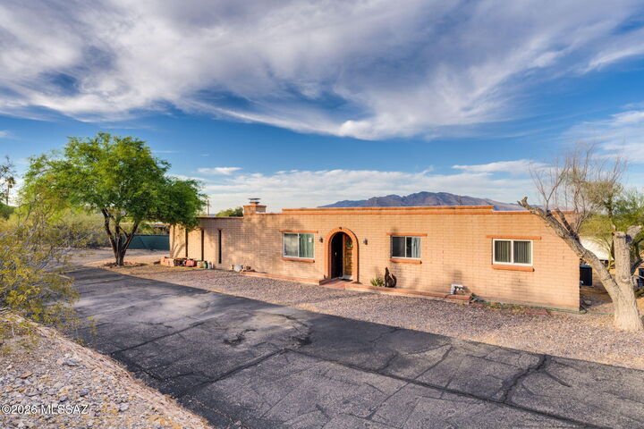 Property Photo:  4822 N Camino De La Codorniz  AZ 85745 