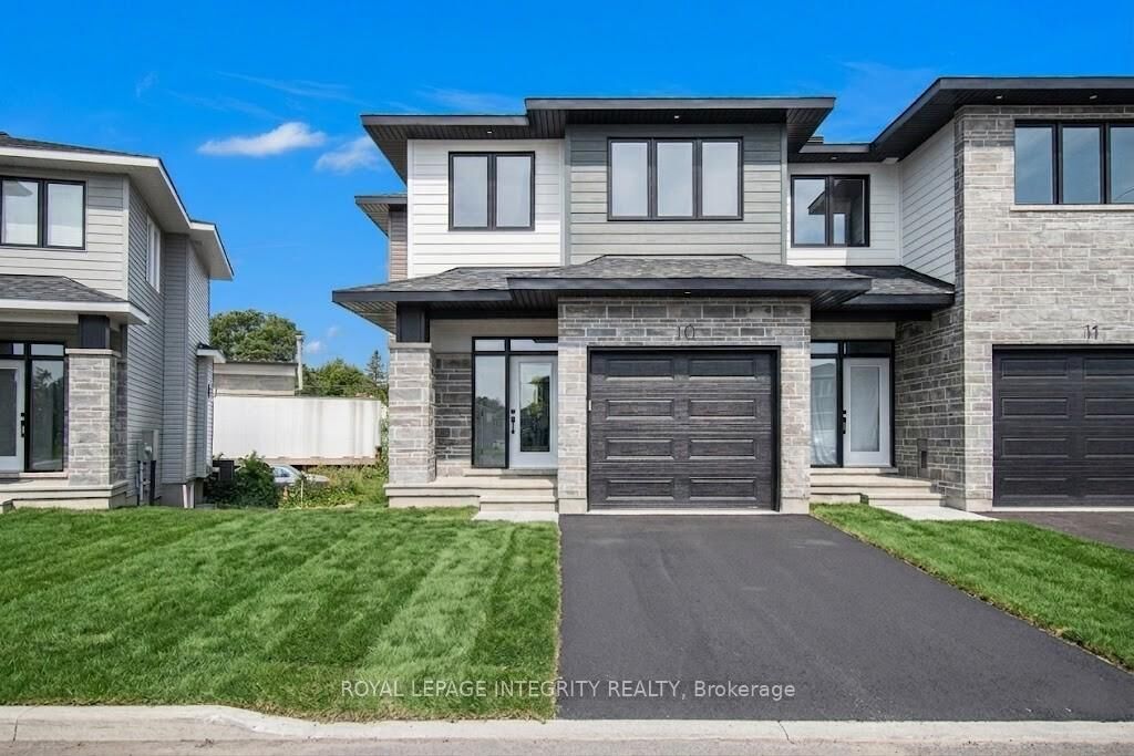 Property Photo: 10 Morrall Court ON K7S 0J4