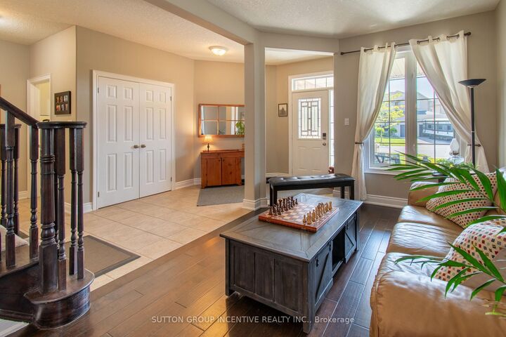 Property Photo: 18 Graihawk Drive ON L4N 6G4