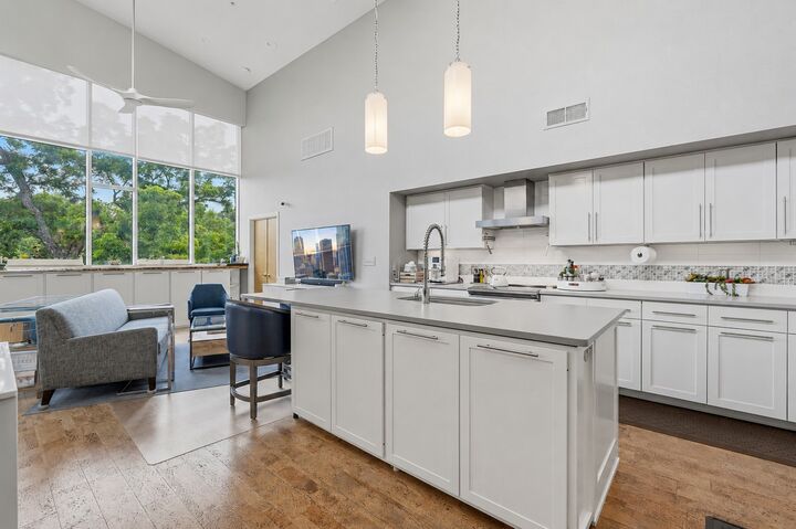 Property Photo:  1600 Barton Springs Road 5406  TX 78704 