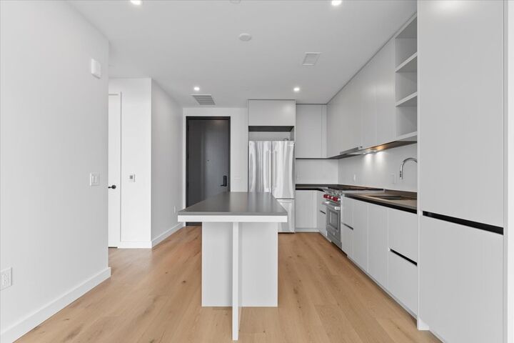 Property Photo:  610 Davis Street 2503  TX 78701 
