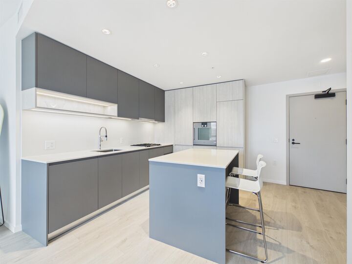 Property Photo: 6808 Minoru Boulevard 637 BC V6Y 0M7