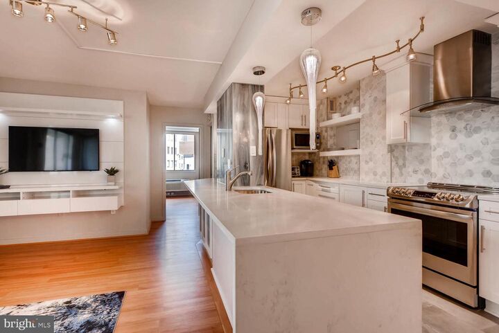 Property Photo: 1325 18th Street NW 410 DC 20036