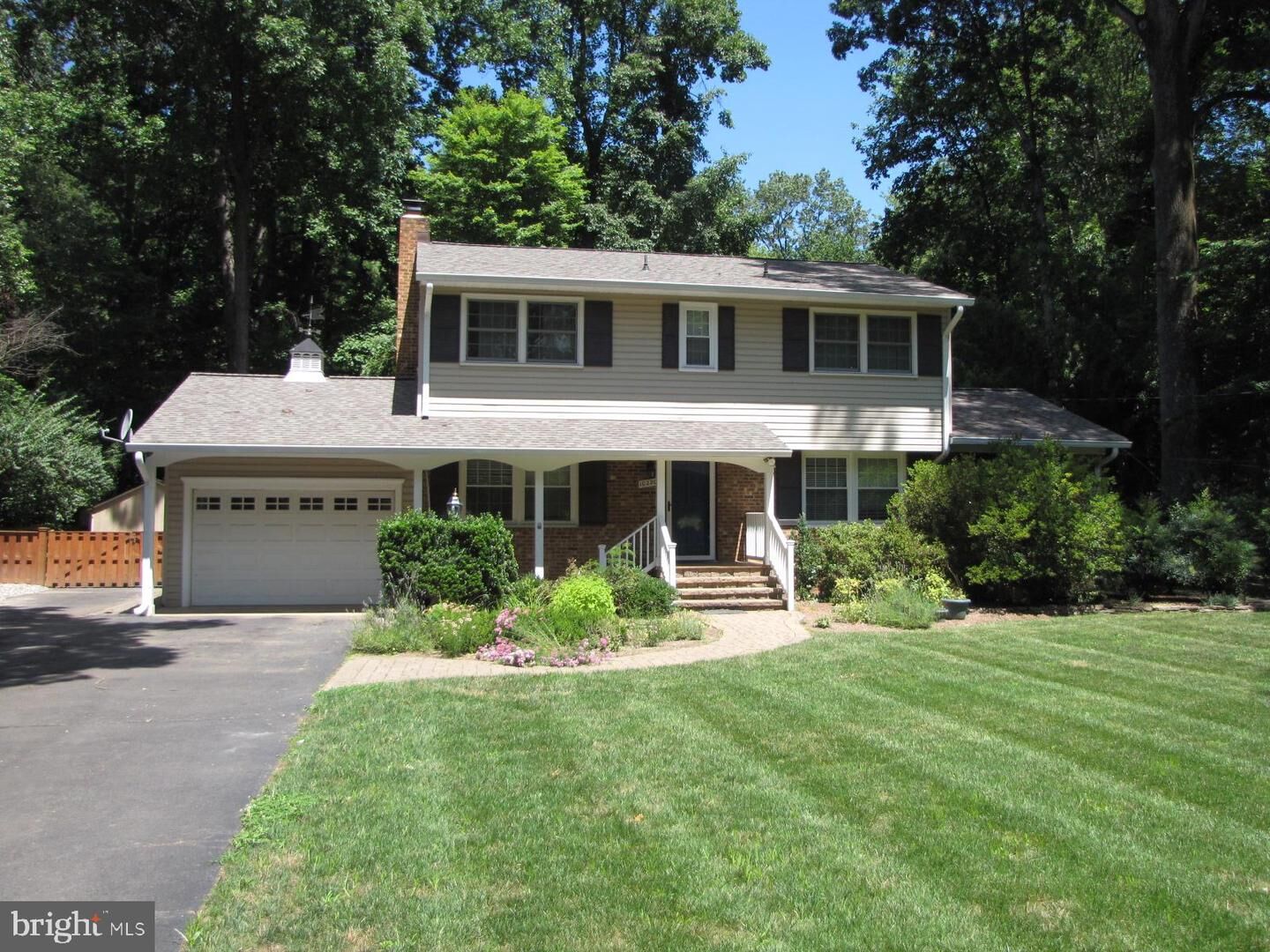 Property Photo:  