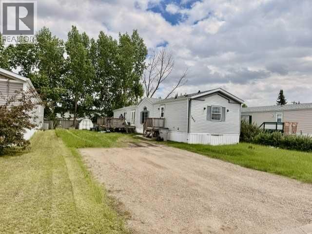 Property Photo: 1809 2A Crescent AB T9W 1N4