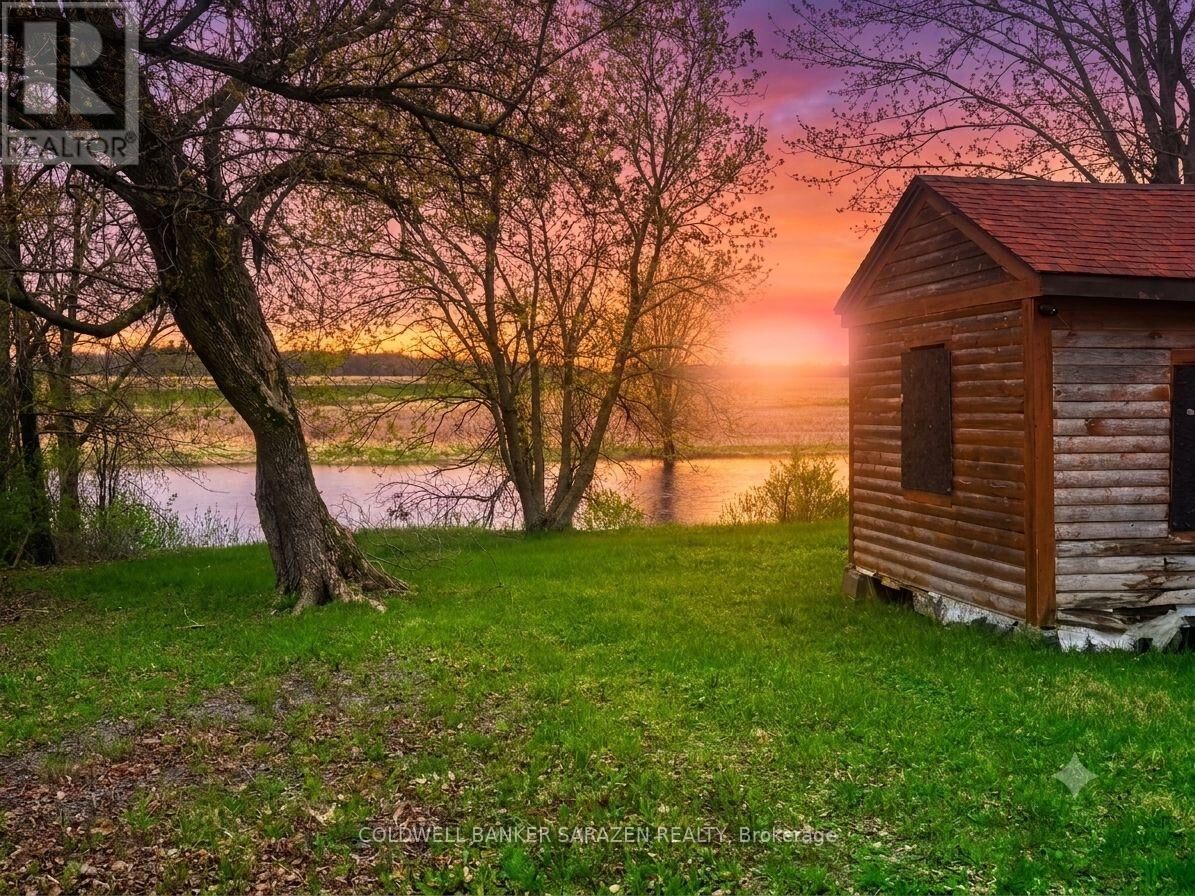 Property Photo:  143 Gypsy Lane  ON K7S 3G7 