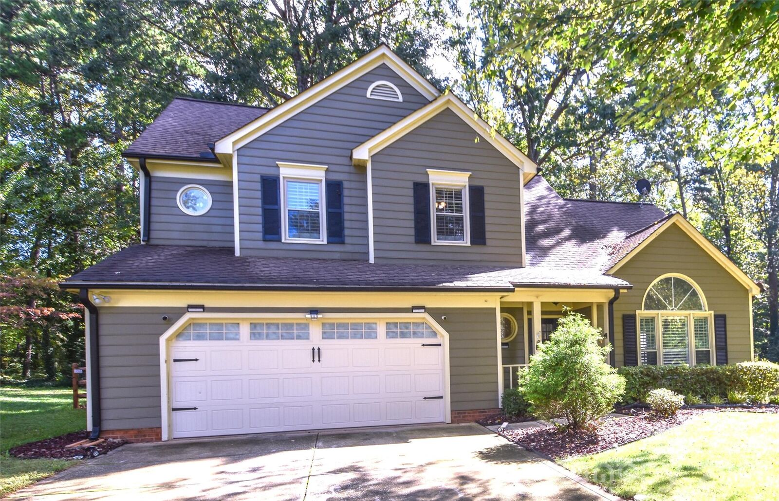 Property Photo: 135 Southhaven Drive NC 28117