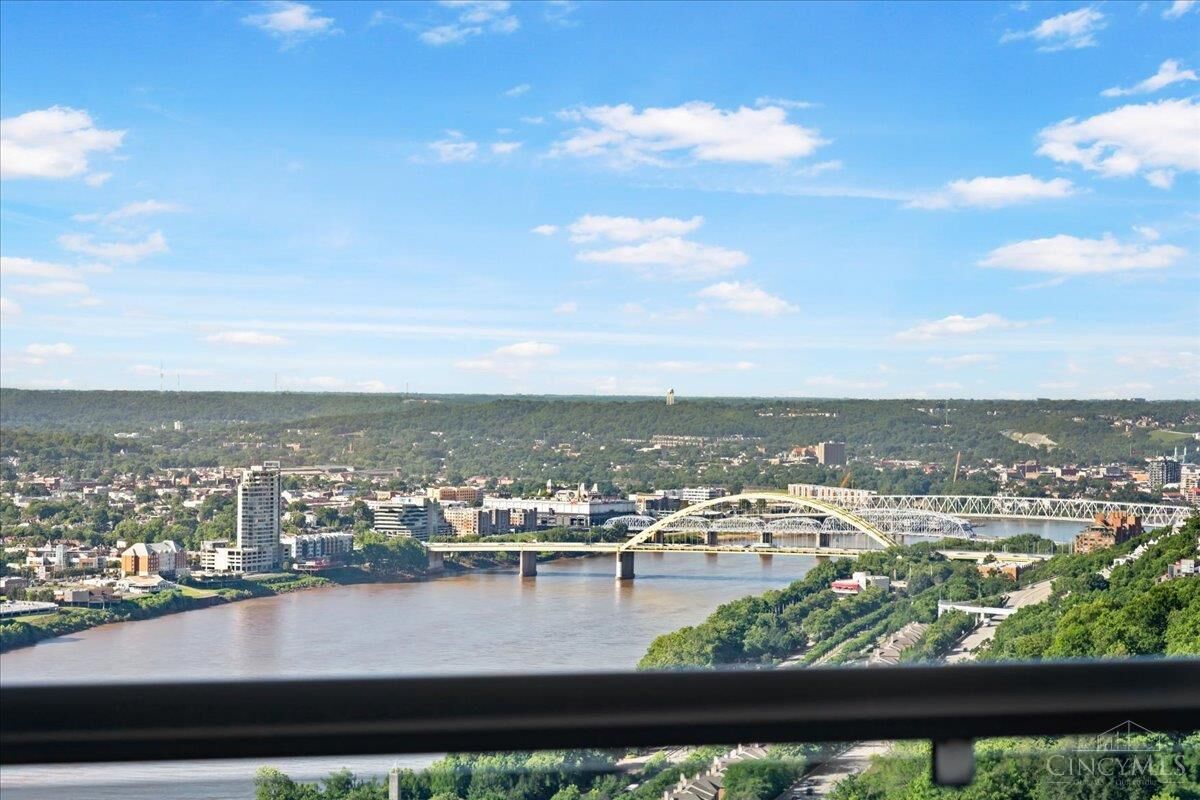 Property Photo:  2200 Victory Parkway  OH 45206 