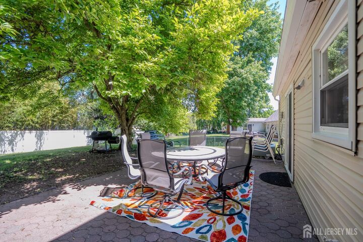 Property Photo:  16 Neptune Court  NJ 08873 