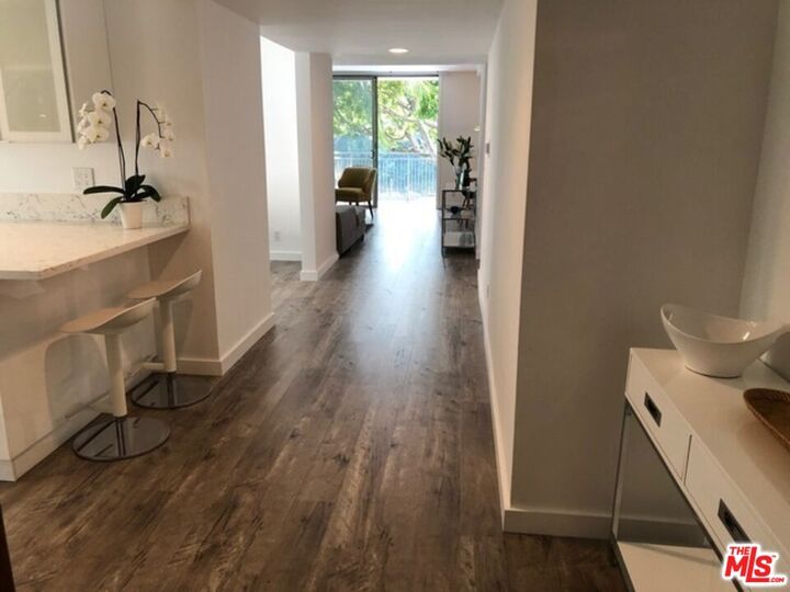 Property Photo:  9297 Burton Way  CA 90210 