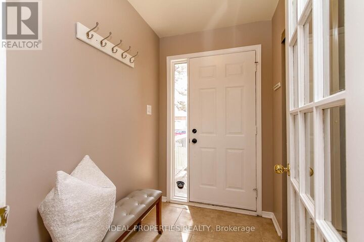 Photo de la propriété:  39 Huntings End Avenue  ON K2M 1R2 