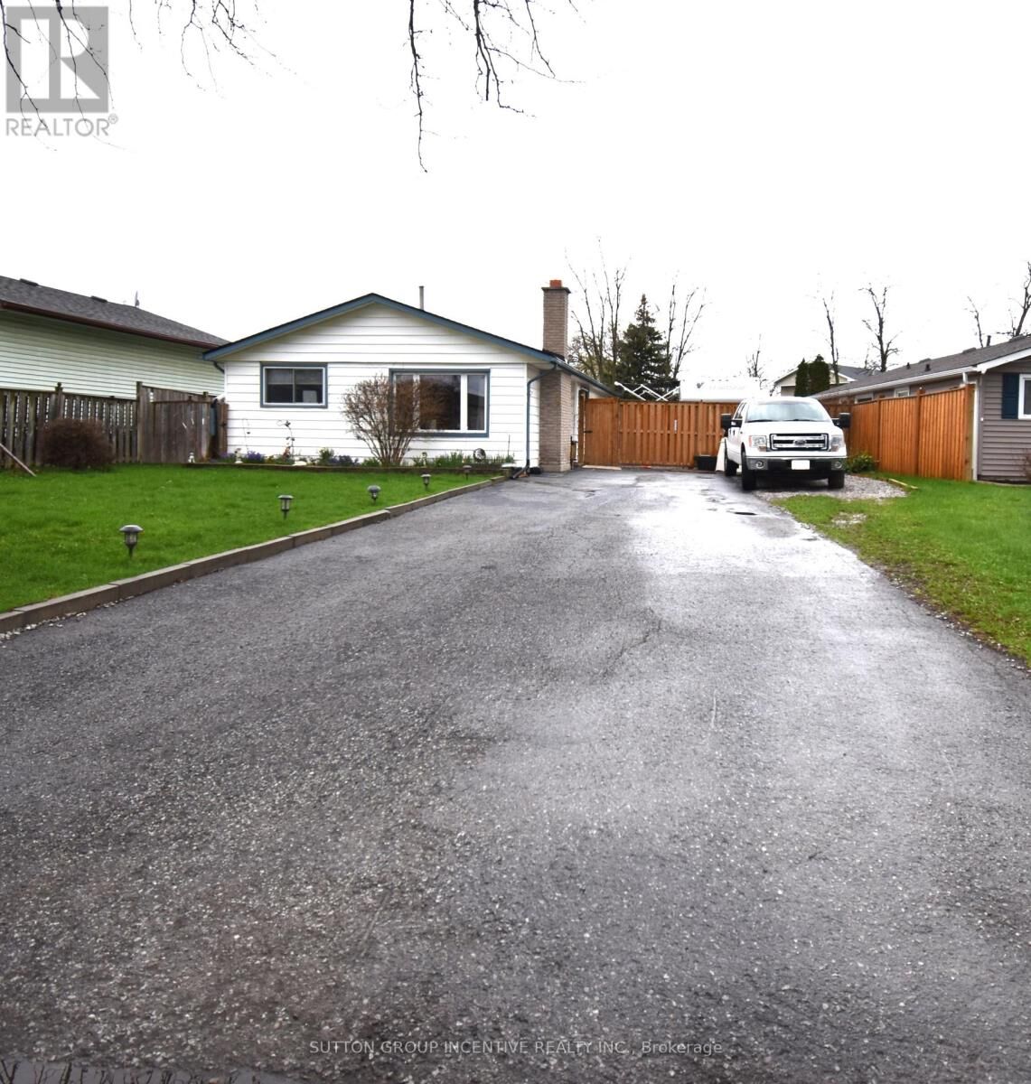 Property Photo:  5 Lanark Crescent  ON L2M 6E1 