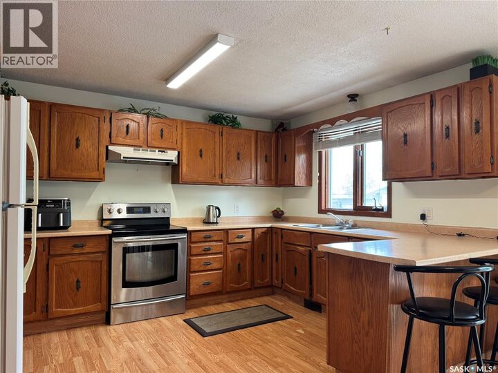 Property Photo:  709 Broadway Street  SK S0A 1A0 