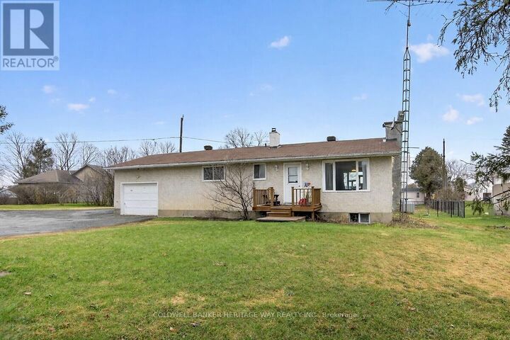Property Photo:  106 Munro Lane  ON K7C 3P2 