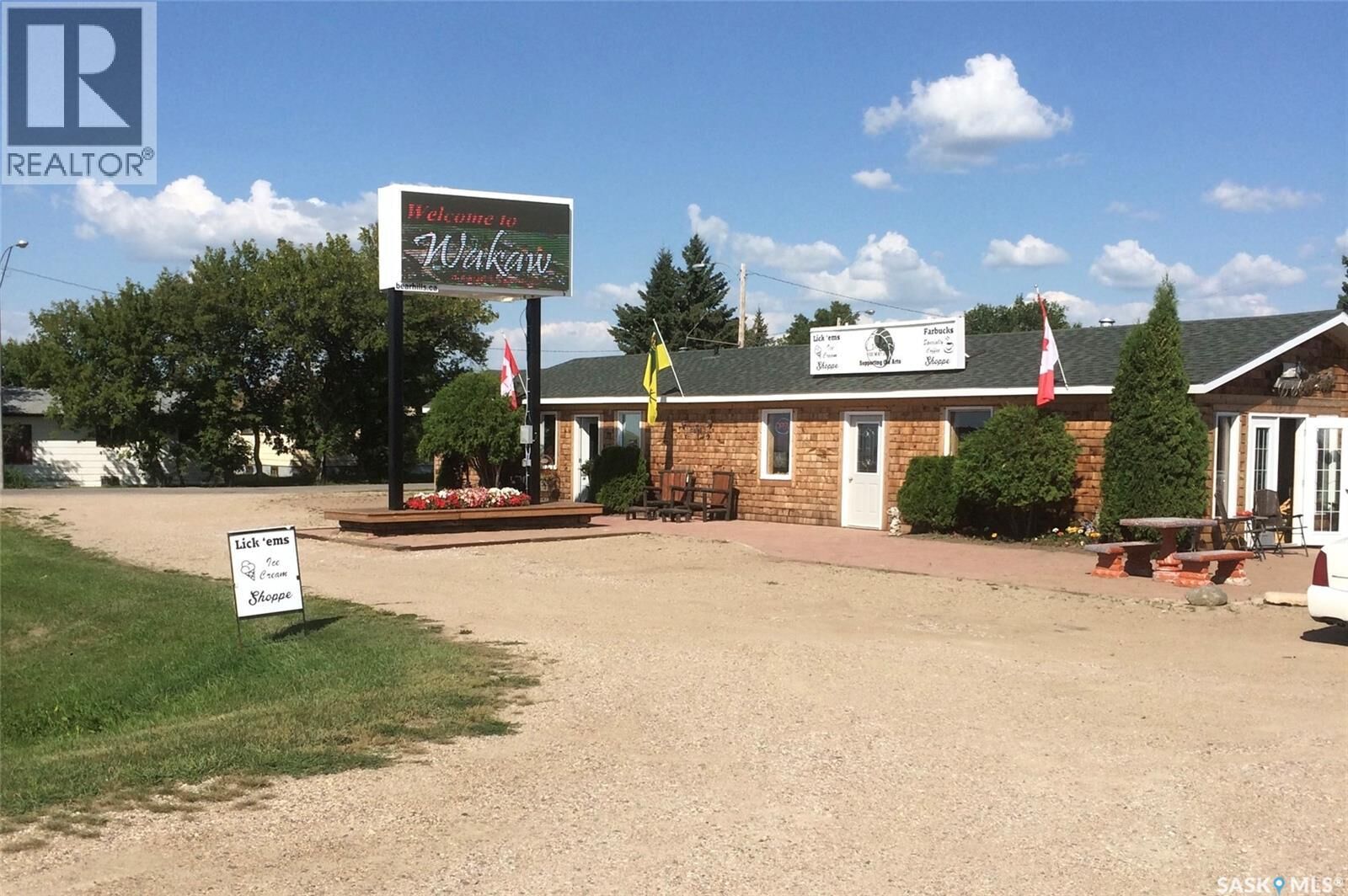 Property Photo:  423 1st Street S  SK S0K 4P0 