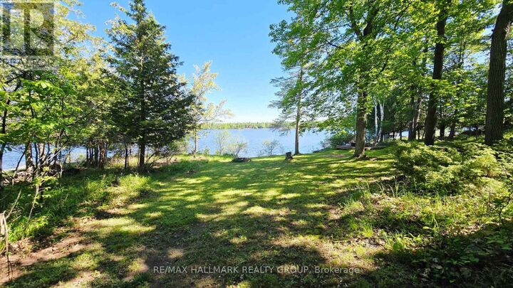 Property Photo:  156 Dewolfe Street  ON K7S 3G7 