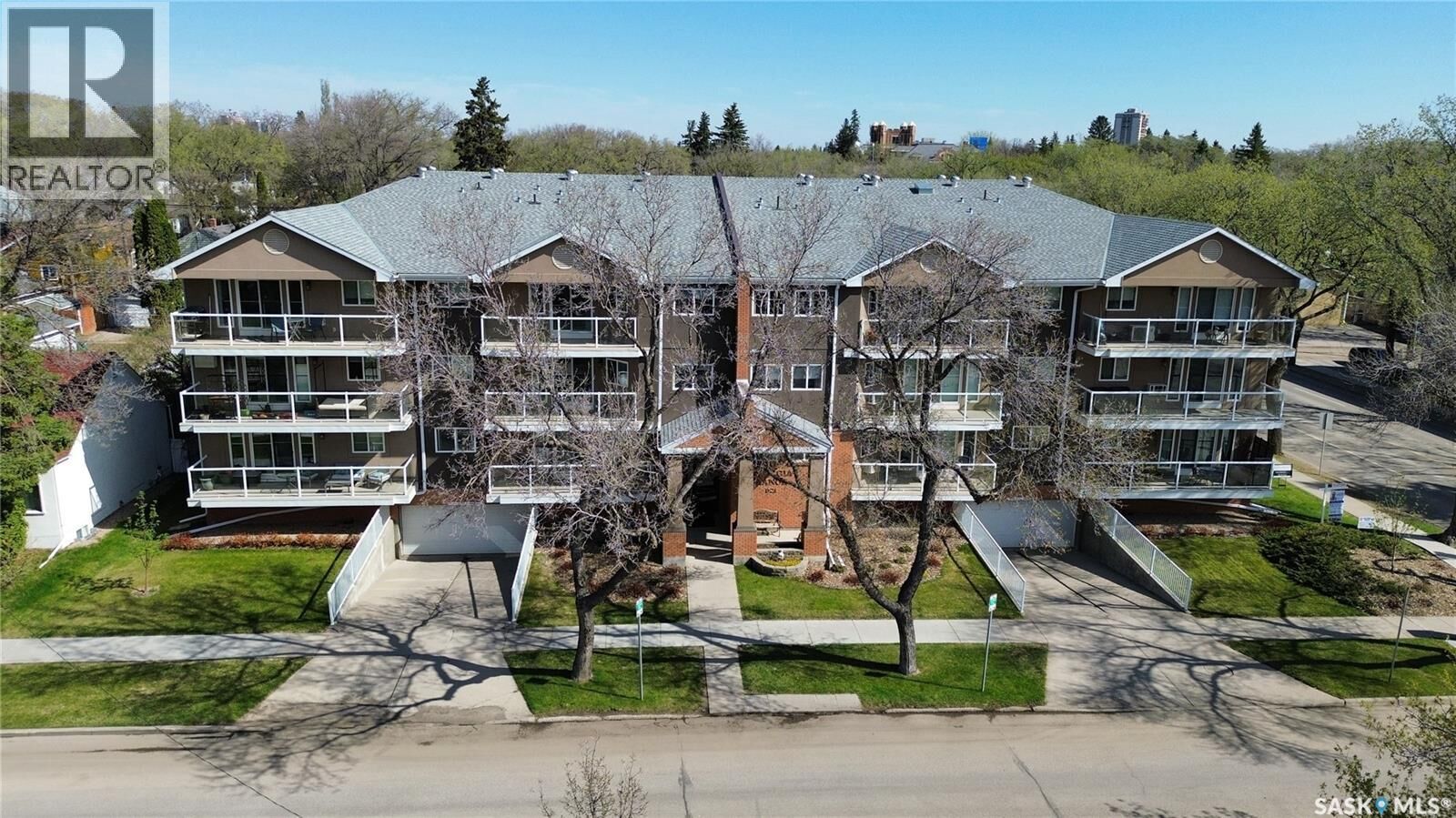 Property Photo:  205 921 Main Street  SK S7H 0K4 