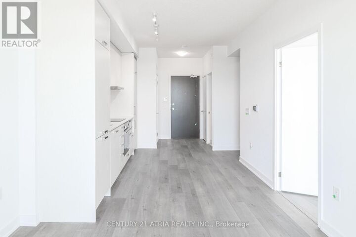 Property Photo:  38 Honeycrisp Crescent 1507  ON L4K 0M8 