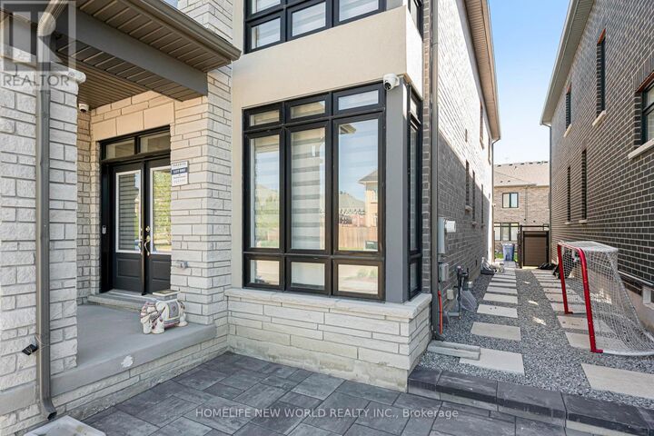 Property Photo:  80 Weslock Crescent  ON L4G 7Z4 