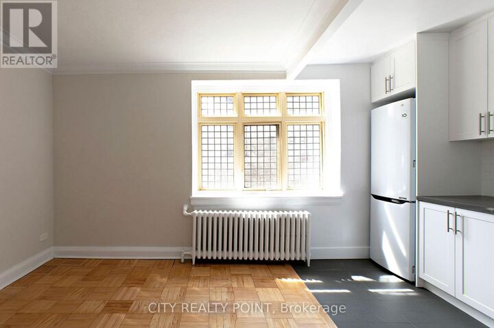 Property Photo:  396 Avenue Road 514  ON M4V 2H4 