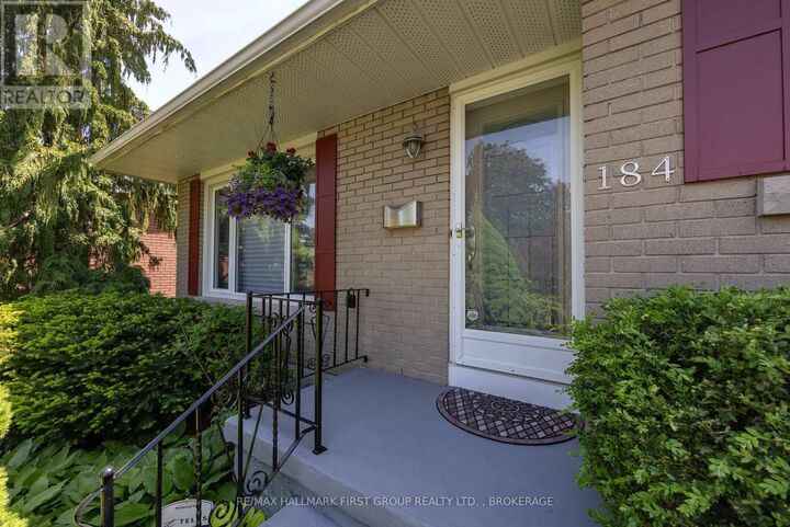 Property Photo:  184 Kirkpatrick Street  ON K7K 2P5 