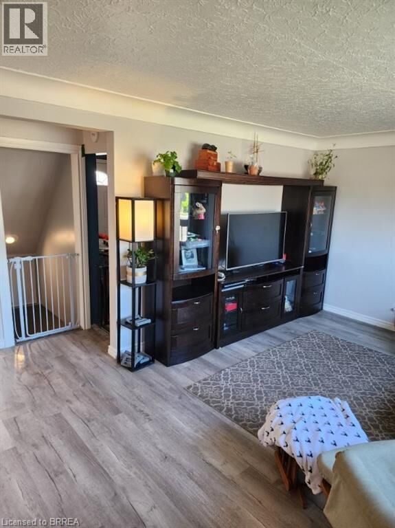 Property Photo:  86 North Park Street  ON N3R 4K1 