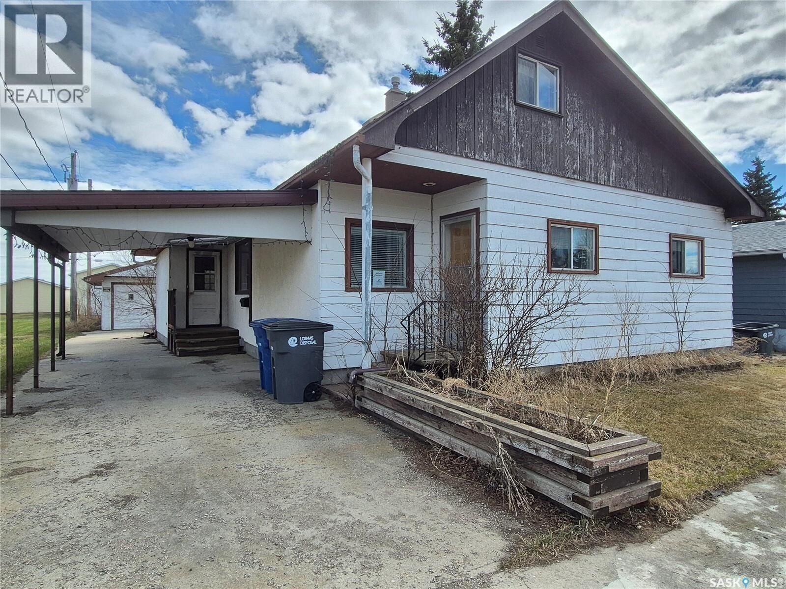 Property Photo: 225 1st Avenue SK S0G 2P0