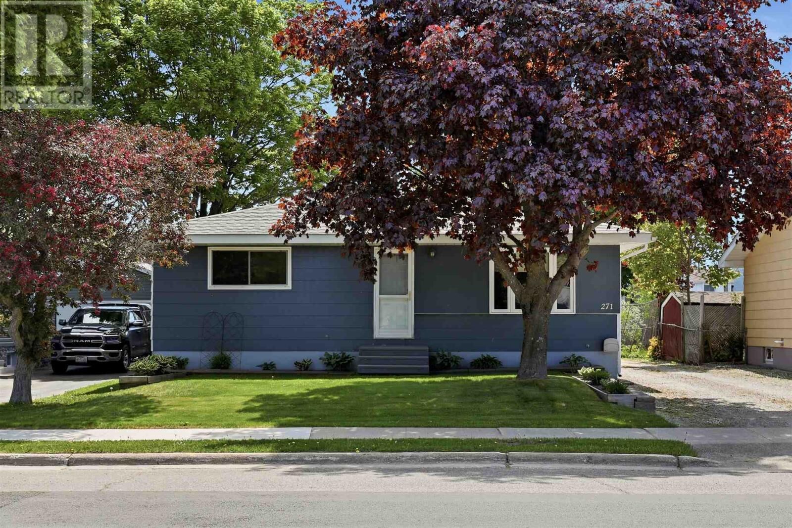 Property Photo:  271 Chambers Ave  ON P6A 4V9 