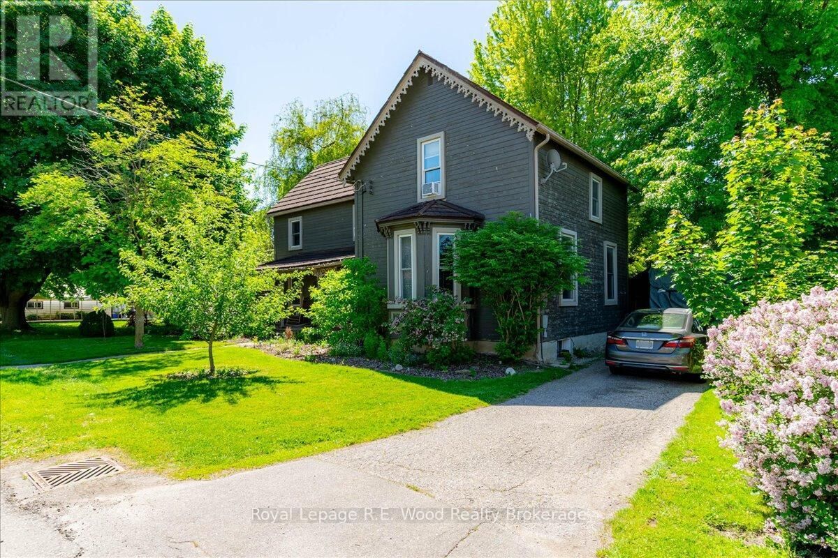 Property Photo:  9 North Court Street West  ON N0J 1P0 