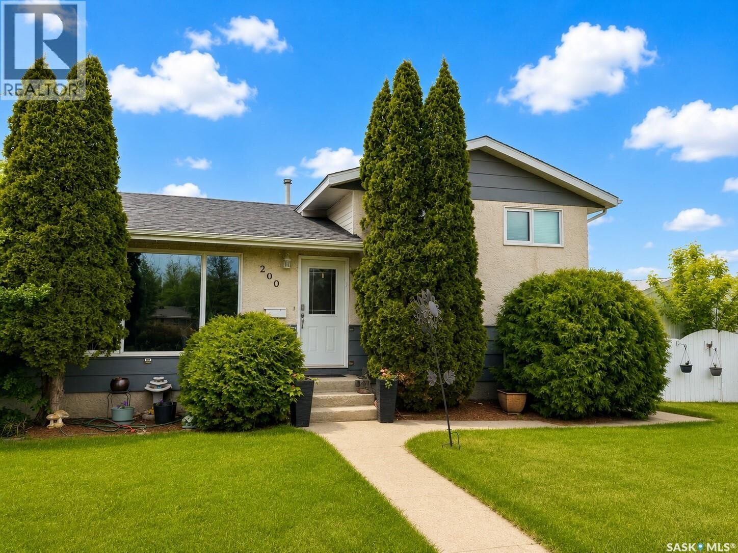 Property Photo:  200 Halifax Street  SK S4R 1S4 