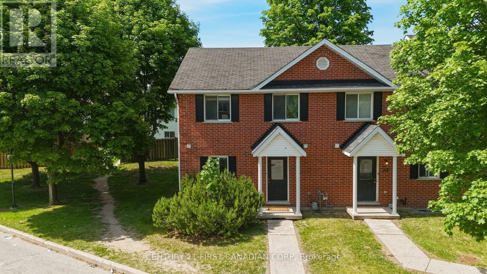 Property Photo:  190 Fleming Drive 25  ON N5V 5B8 