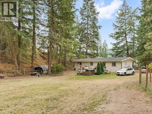 Photo de la propriété:  2429 Salmon River Road  BC V1E 4M1 