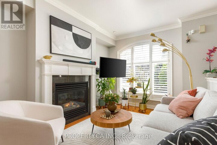 Property Photo:  9 Leaves Terrace  ON M8Y 4H4 