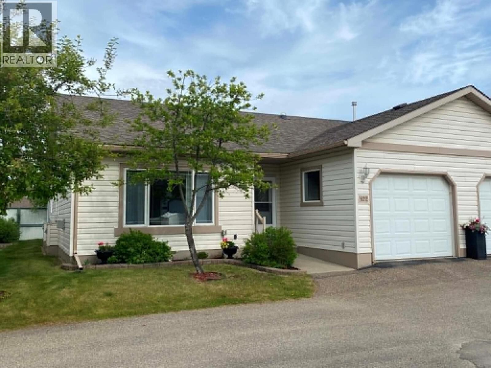 Property Photo: 1708 108 Avenue 102 BC V1G 2T7